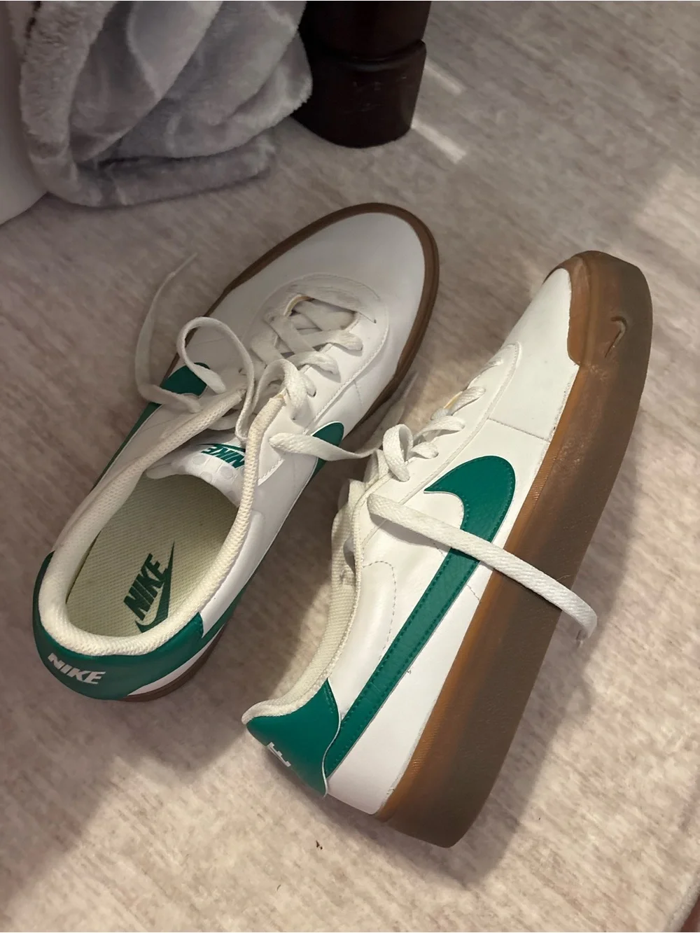 Nike Men’s White Sneakers with Green Swoosh